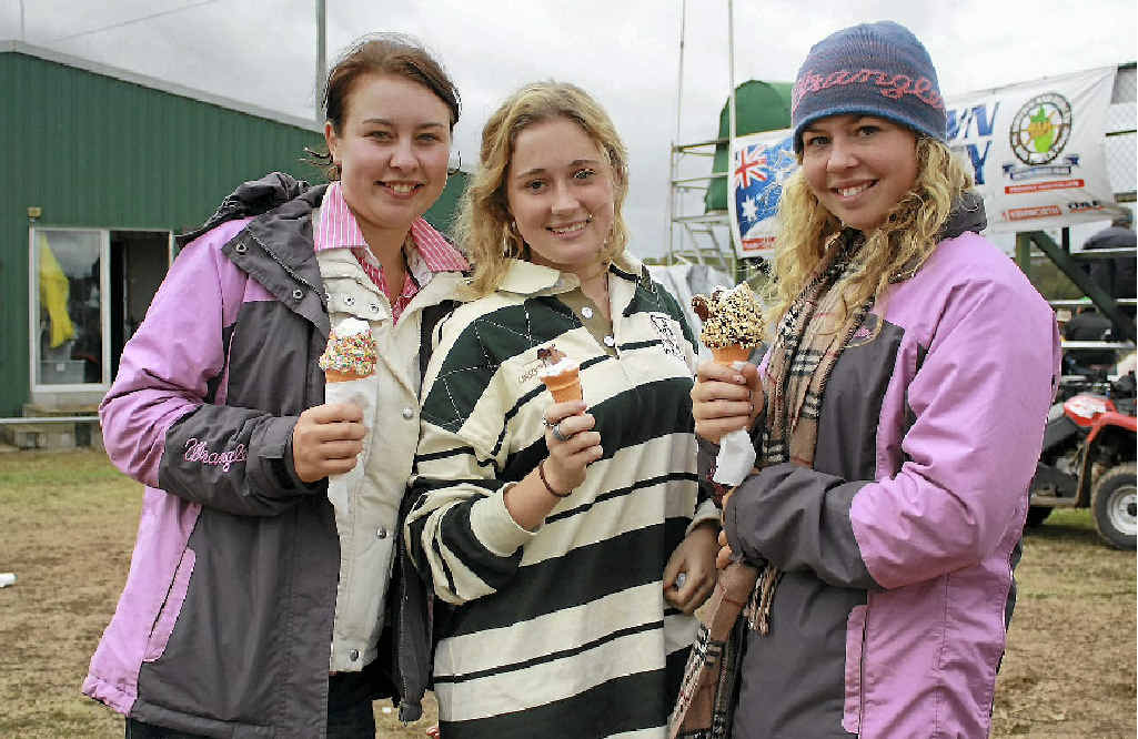 Deanna Stevenson, Kearney Fahey and Kylie Stevenson braved the weekend’s chilly temperatures and splurged on an ice-cream cone. Deanna Stevenson, Kearney Fahey and Kylie Stevenson braved the weekend’s chilly temperatures and splurged on an ice-cream cone.